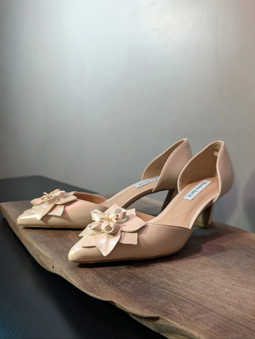Charles David Blush Pink Floral D’Orsay Pointed-Toe Heels Apron Pump Heel
